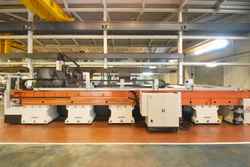 igus supplies machine tool maker with long-travel energy chains
