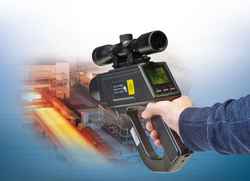 P20 handheld pyrometer measures any target including hot metals