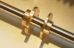 Ultra-fine-pitch lead screws for precise movements