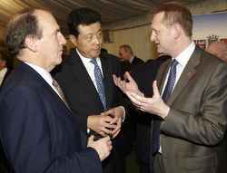 Renishaw meets Chinese Ambassador to the UK