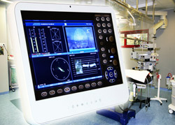 21.5-inch fanless PanelPC optimised for medical use