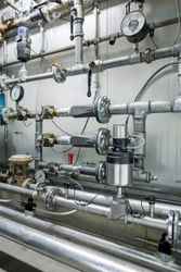Improving flow control in pneumatic conveying systems