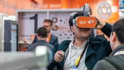 How igus' VR experience transports people to German test lab