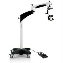 Multi-pedal footswitch/joystick on ophthalmic surgery microscope