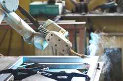 Universal robot cuts welding time by 50 per cent