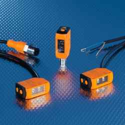 Compact O6 type photoelectric sensors from ifm electronic