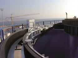 igus exhibits world's largest energy chain at Offshore Europe