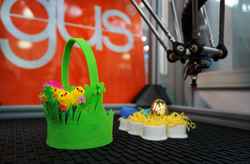 How the igus drylin delta robot handles delicate objects