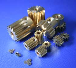 Micro spur gears in steel, from module 0.40 to module 0.10