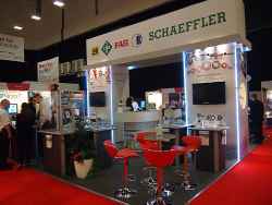 Discuss ball bearing application issues with experts