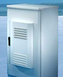 Double-skinned enclosures cope with extreme environments