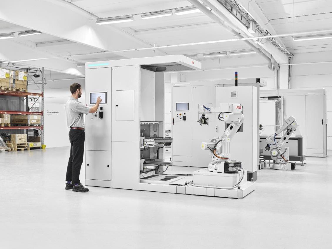ABB robotic handling solutions on show at MACH 2022
