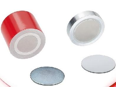 Elesa extends its magnetic influence