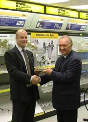 Parker names Hedley Hydraulics Distributor of the Year