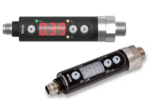 Pressure and vacuum sensor with rotatable display and keypad