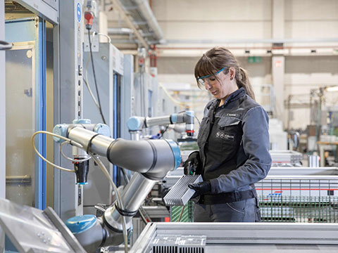 Flex and Teradyne Robotics expand partnership to scale intelligent automation