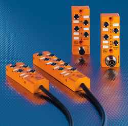 Compact M8 splitters for standard wiring and AS-interface