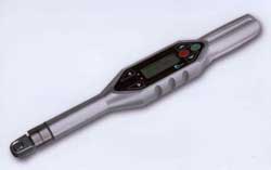 Easy-to-use angle/torque wrench offers many functions