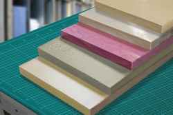 Wear-resistant iglidur plate ex-stock in additional grades