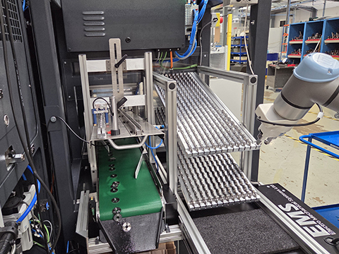 Boosting out-of-hours productivity with machine tending cobot